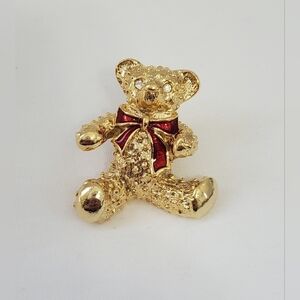 Brand New Vintage 1989 Avon Gold Tone Red Bow Teddy Bear Pin Original Box